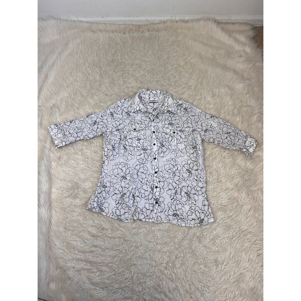 Croft & Barrow Women's Plus Size 1X Black& White Floral Button Up Blouse Top